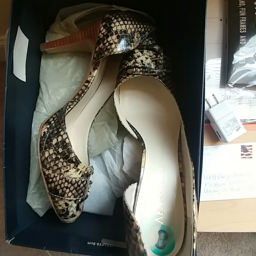 Shoes - Picture 2 of 2